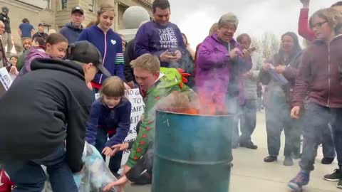 Kids have had enough of masks