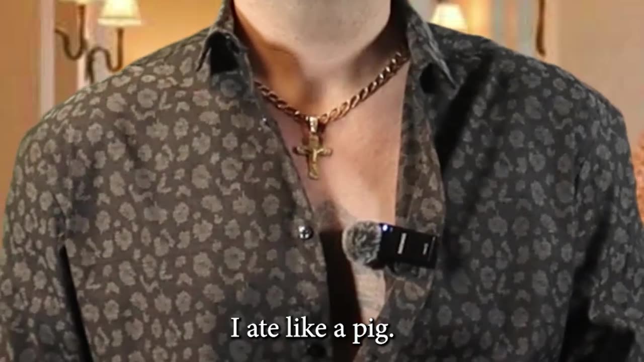 Italian hand Gestures! This one means "I ate like a pig"