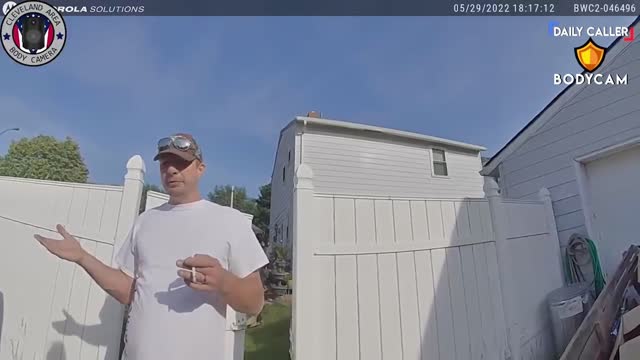 BODYCAM Man Casually Talks Himself Into A Jail Cell