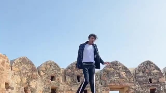 Who said #MJ is dead? He is still alive through his incredible art🕺🔥
