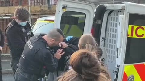 Police officer resist cameraman from shooting video