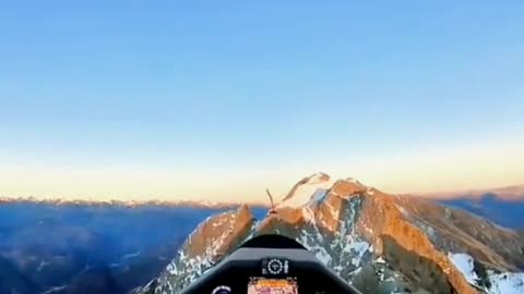 Glider in the chilean alps