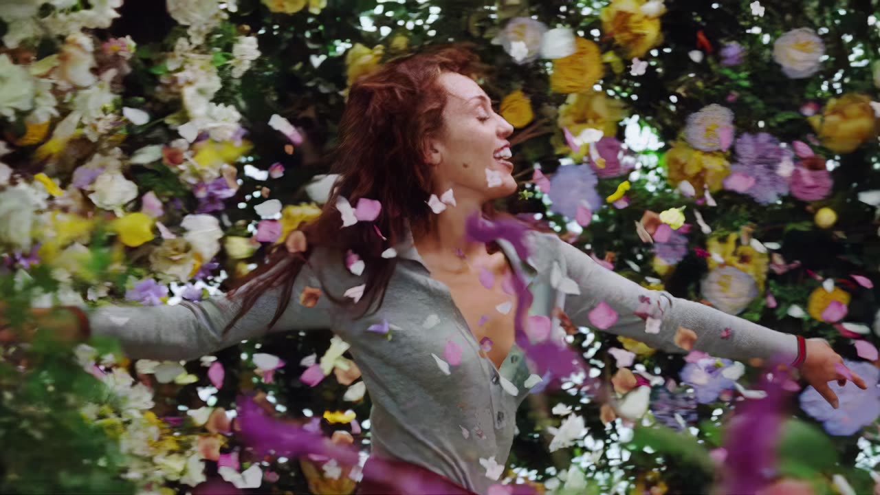 Miley Cyrus Flowers for Gucci Flora 2024 remastered 4k