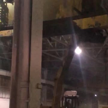 Demolition of a overhead cranes