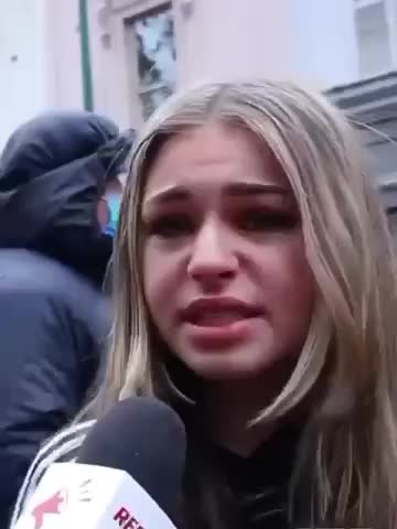 14 year-old Australian girl understands what is at stake 👏