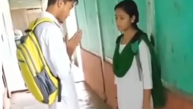 Indian boy propose her girlfriend