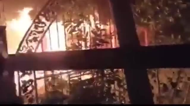 ⁣Ancestral home of Rajapaksas set on fire by anti-government protesters