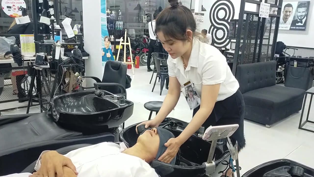 Vietnam Barbershop - Relax with a lovely, cheerful girl with a warm welcome