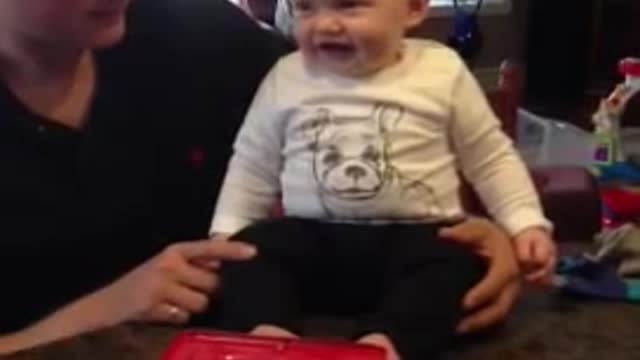 Baby Laughing in the Cutest way Everrr