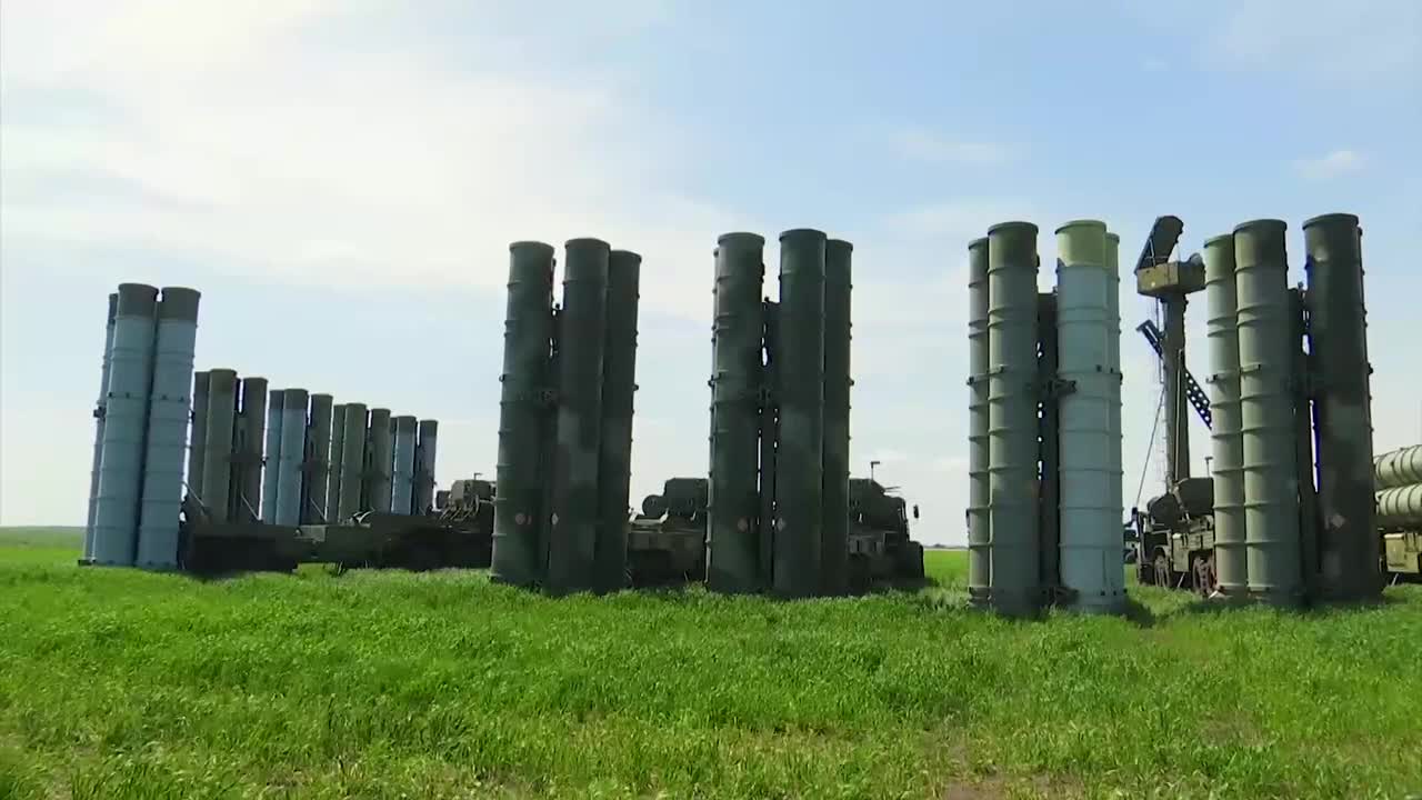 📹 Russian combat operation of S-300PM2 Favorit anti-aircraft missile system during the operation