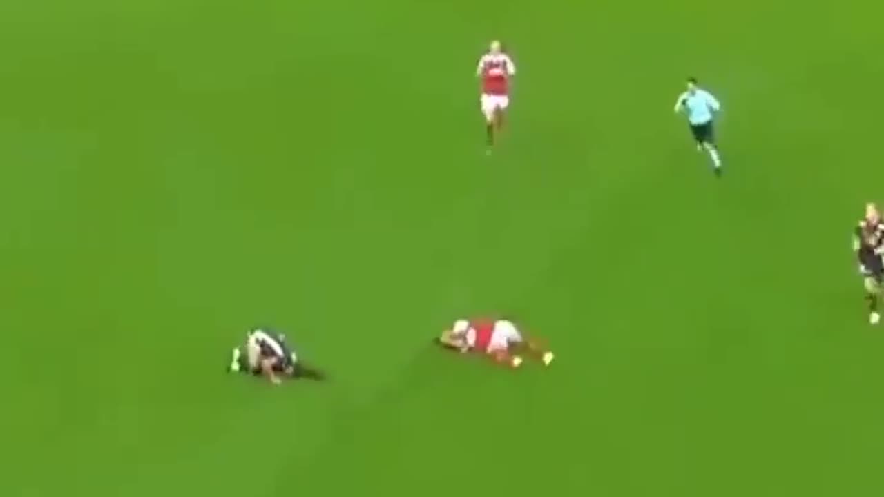 🤣🤣 Crazy Moments In Woman's 😂 Football 😂 #shorts #funny #moments