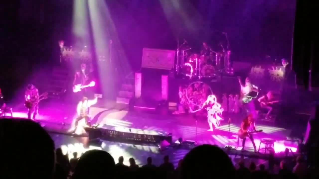 Alice Cooper "Only Women Bleed"