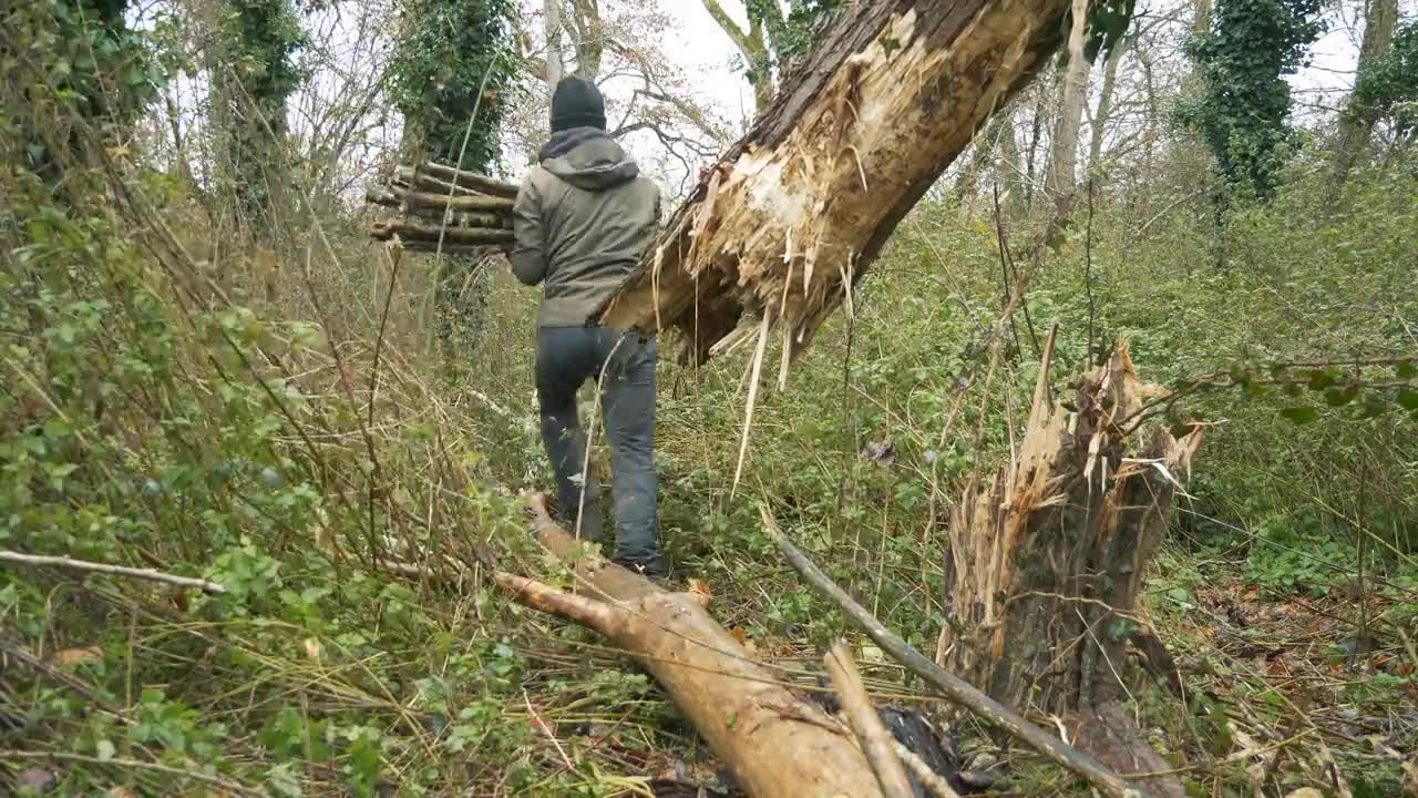 Building complete and warm survival shelter | Bushcraft earth hut, grass roof & fireplace with clay