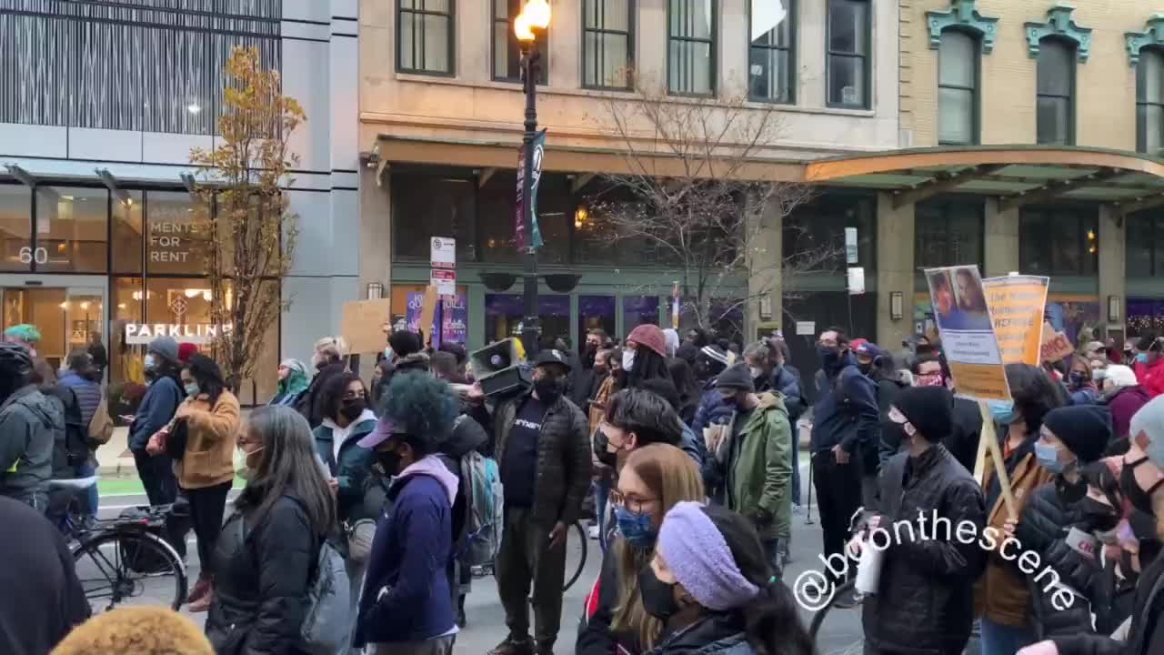 'The Only Solution is Communist Revolution' Chants Erupt at Chicago’s Protest