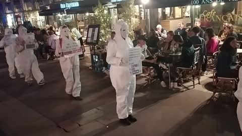 Les Masques Blancs Lyon Extrait Action Pancartes 23 septembre 2021