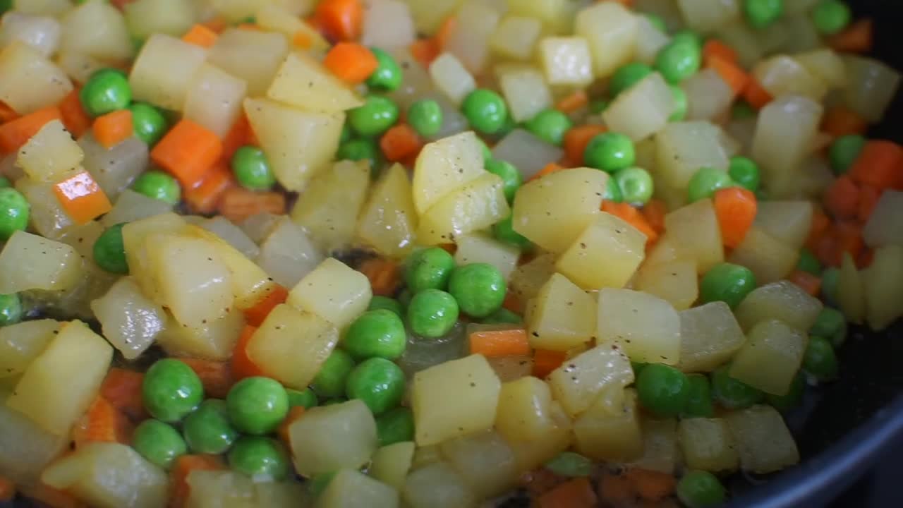Easy PORK GINILING — How to cook easy delicious Filipino style pork picadillo