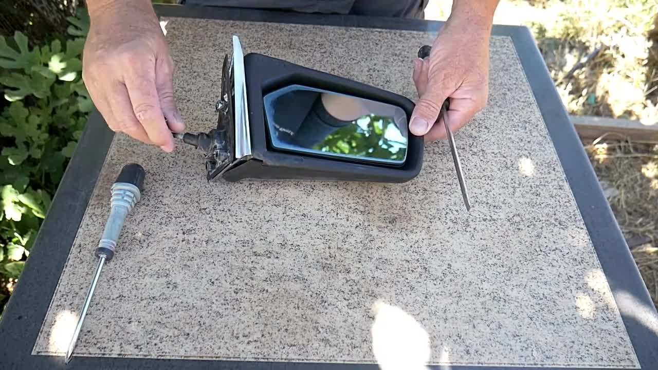 Mercedes Benz W116 - How to maintain the rear view mirror DIY