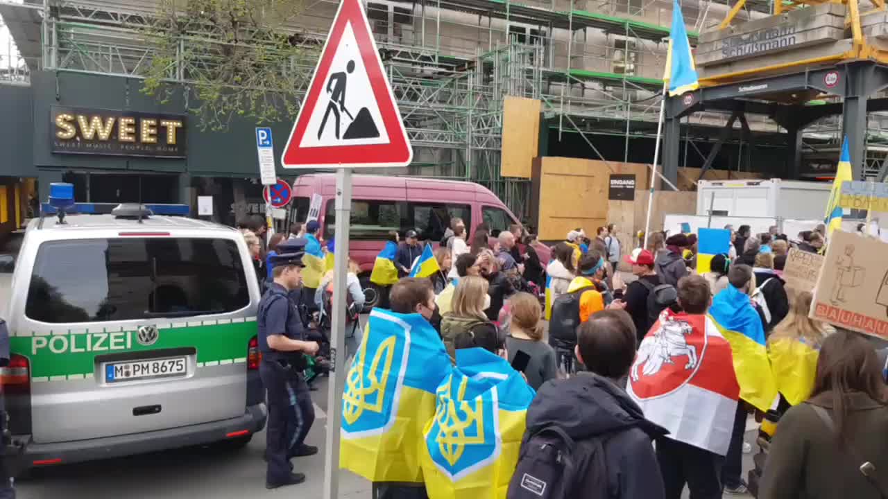 In Bavaria and Munich, a rally in front of Chambers of Commerce and Industry