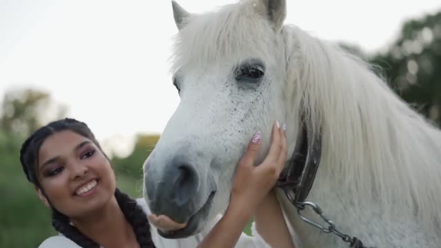 Horse kissing a beautiful Girl on valentine's day💋😋😜