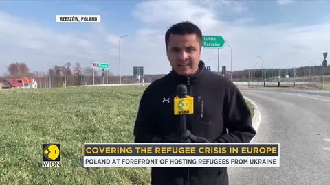 Long lines of Ukrainian refugees at Poland Border