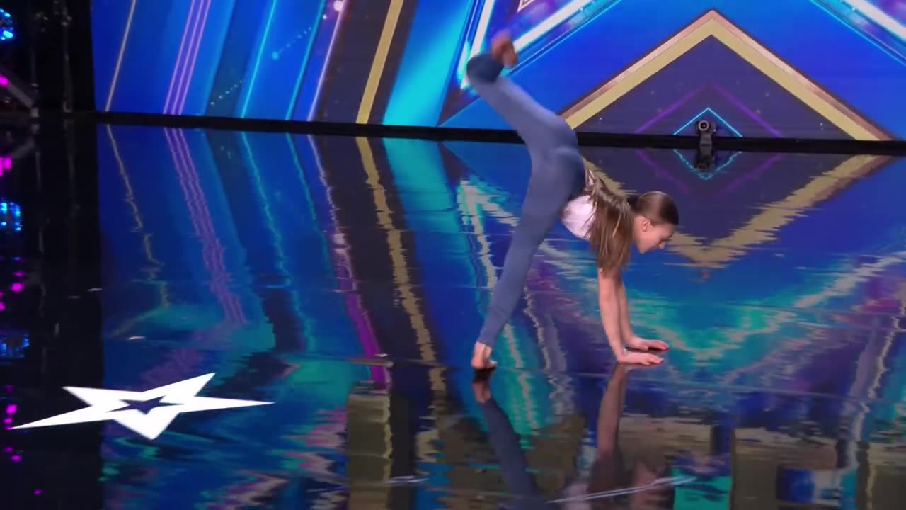 Lillianna Clifton's EFFORTLESS dancing has us in awe .