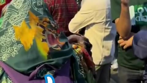 Hilarious Mix-Up: Street Scene in England Mistaken for Pakistan