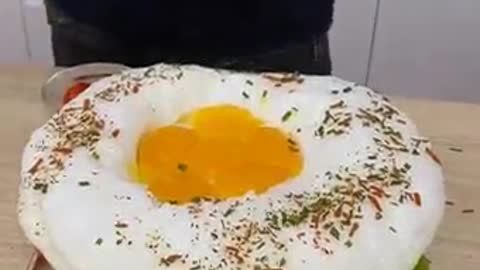 Bolo misto crocante! Tenho certeza que você quer o primeiro pedaço 🥪😋