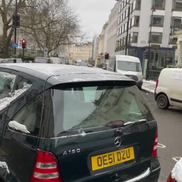 The photo in London snow today 2021