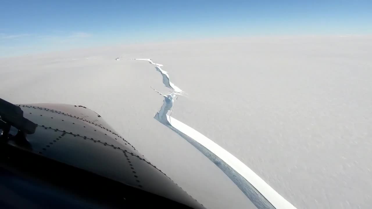 ¡ICEBERG del tamaño de Londres SE DESPRENDIÓ!