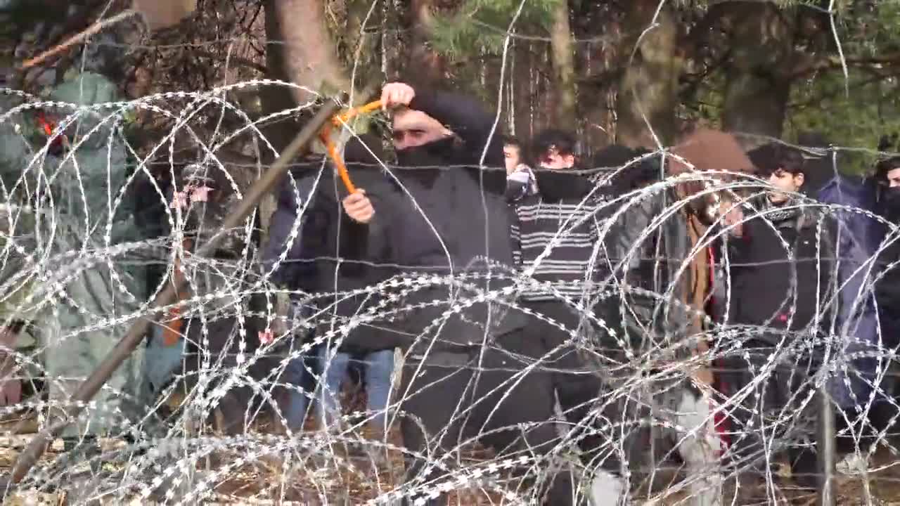 Poland Increases Troop Numbers on Belarus Border to 12,000