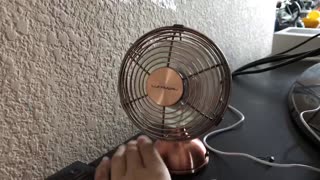 Luckyway 4” retro metal rechargeable USB fan.