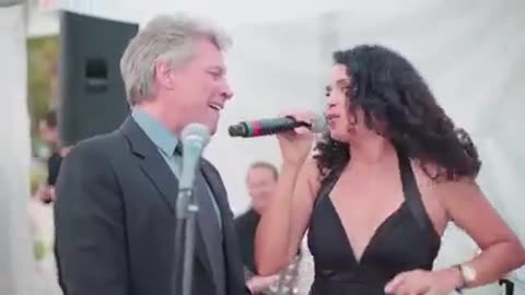 When Bon Jovi goes to the wedding party... 🎹🔝🎤