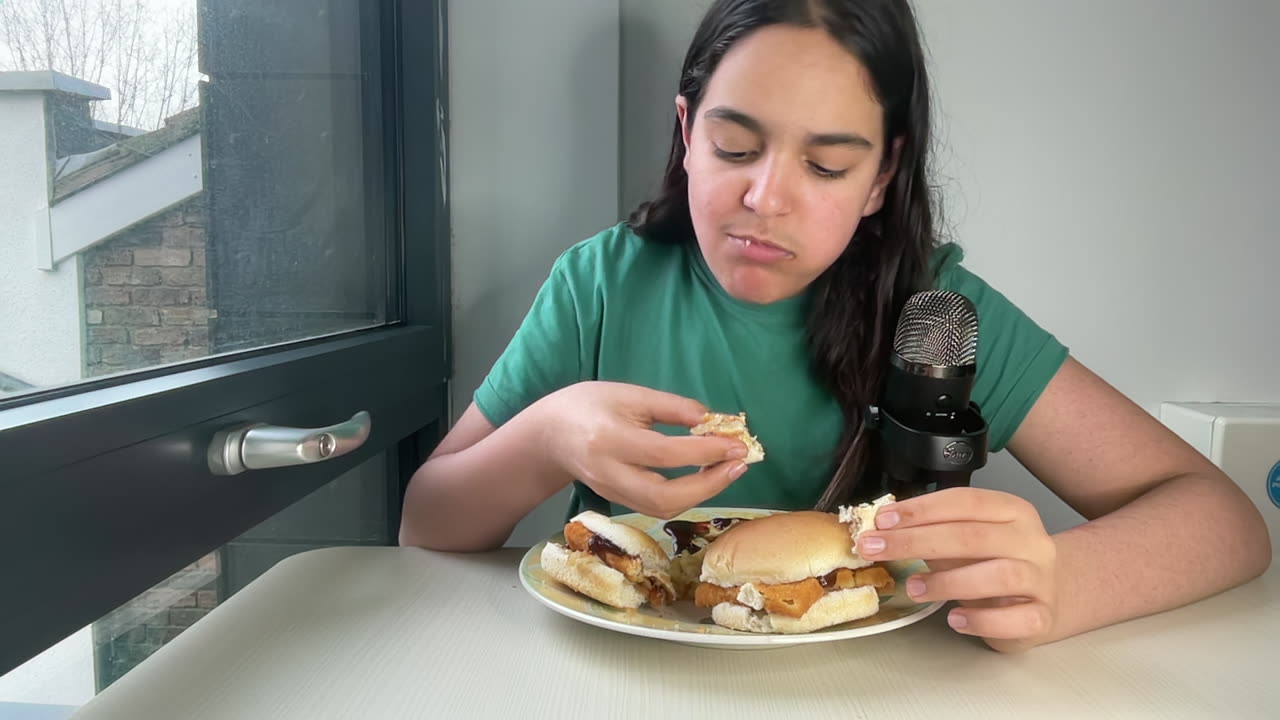 ASMR Fish Sliders mukbang