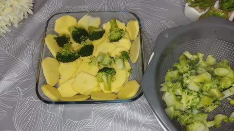 You'll love broccoli if you cook it like this! The tastiest recipe for broccoli! #broccoli #potatoes