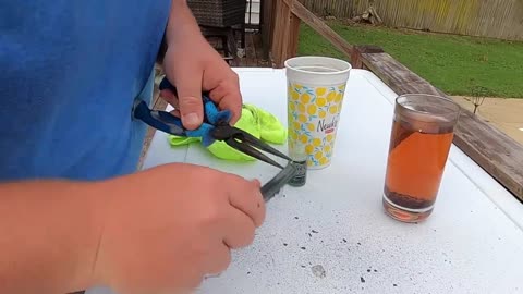 Using Vinegar to EASILY remove rust from any tool