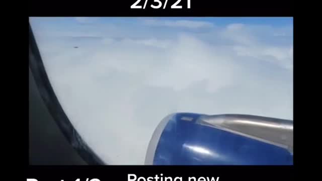 Flying saucer flies past jetliner