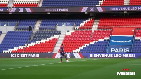 Leo Messi's first day with PSG