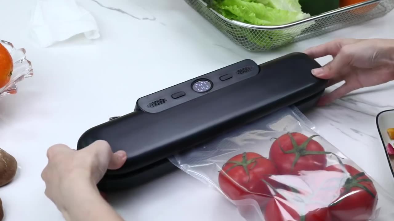 New Automatic Vacuum Sealer Machine For Food Storage