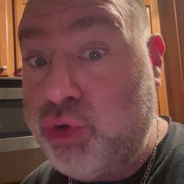 Can you guess what Apefather is eating at 3am? OH!