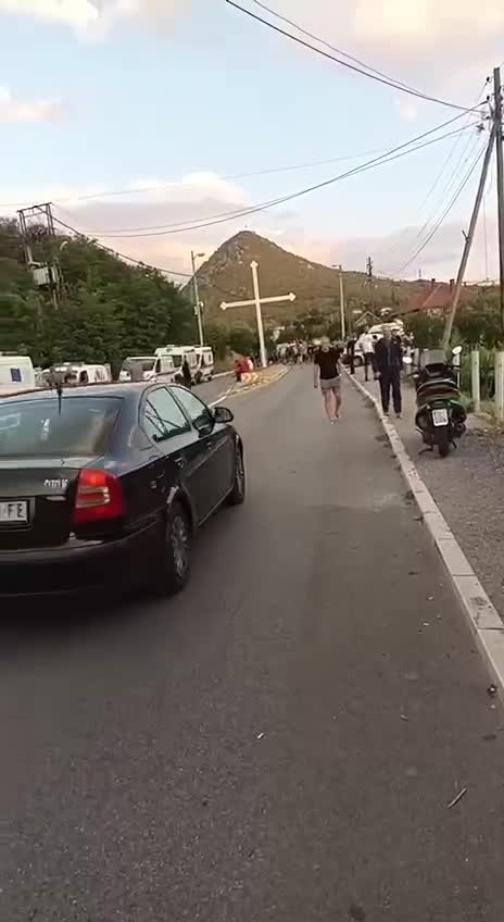 Situace kolem barikád postavených kosovskými Srby