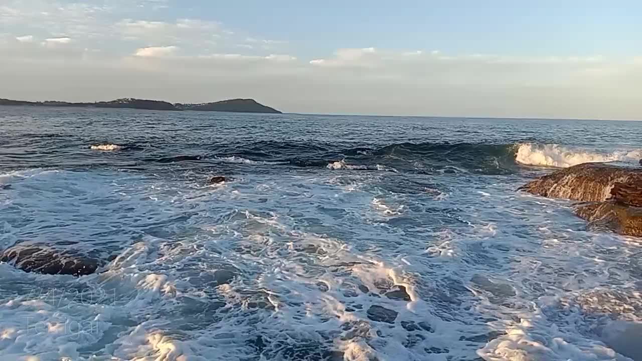 slowmotion wave