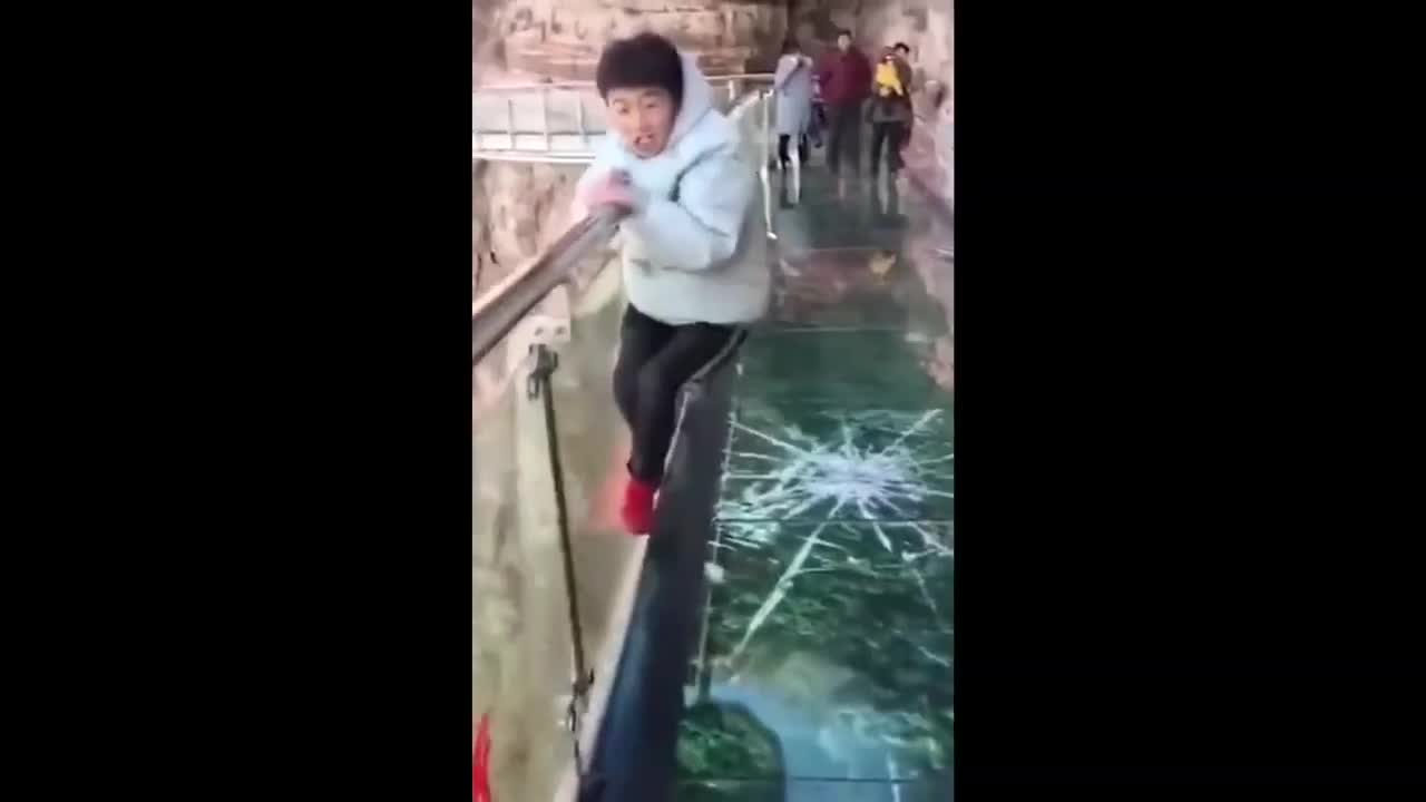 Funny video who is afraid of the bridge