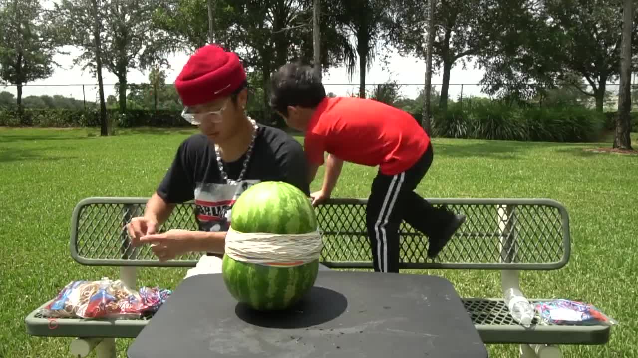 WATERMELON vs 500 RUBBER BANDS!!