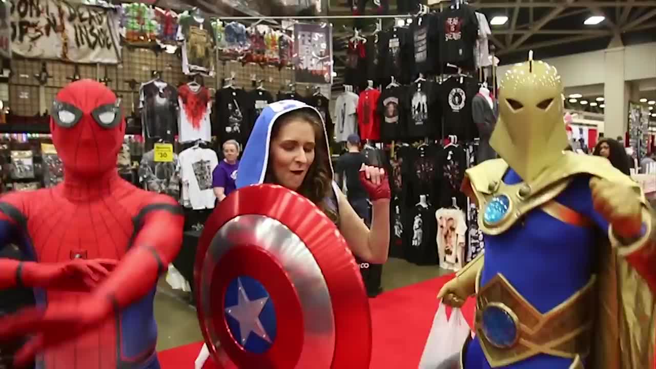 Spider-Man VS Fan Expo Dallas 2017 VS Pretty Ladies VS VENOM