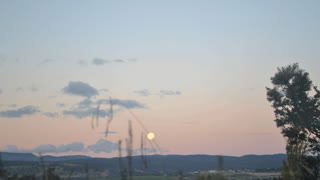 2021-03-27 Moonrise @ Launceston [4K]