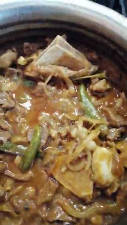 nihari and meat masala with naan