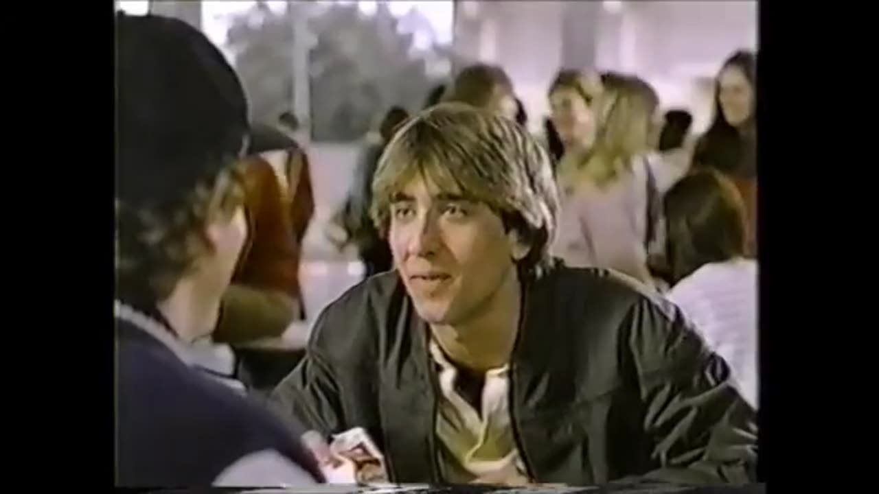 Delete scene from Fast Times At Ridgemont Hich: Cafeteria Lunch