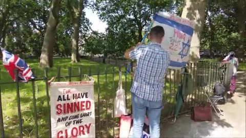 Walk to the famous Speakers corner in Hyde Park near Marble Arch stati