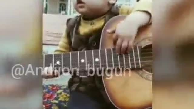 Live performance of a five-year-old boy.