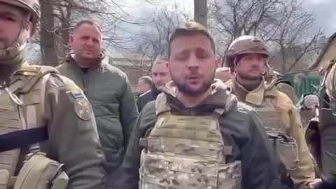 Selenskyj said, without taking his hands out of his pockets, that control over Mariupol was lost.